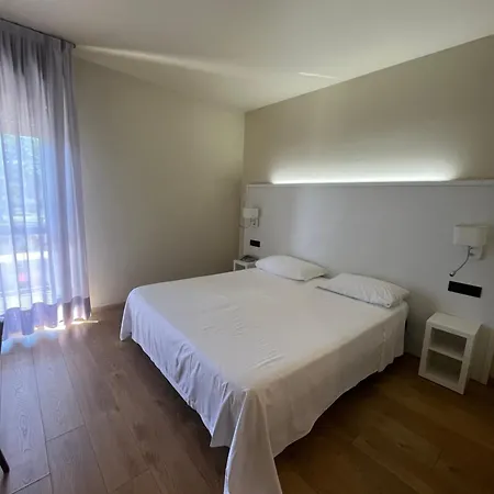 Szálloda Parigi 2 & 3*