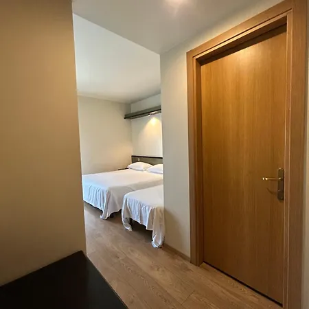 Parigi 2 & Szálloda Dalmine