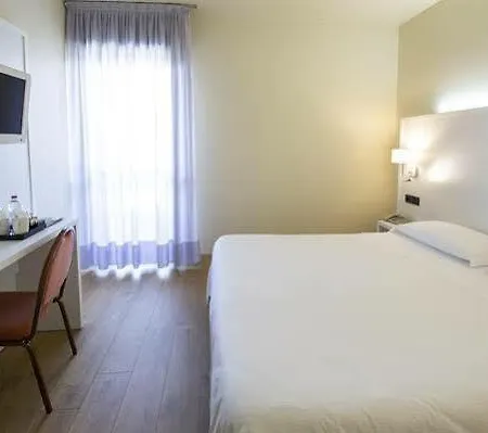 Parigi 2 & Hotell 3*