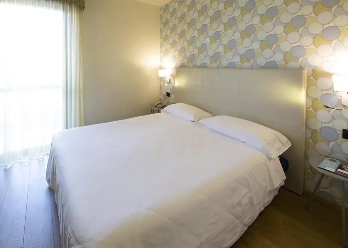 Parigi 2 & Hotel 3*