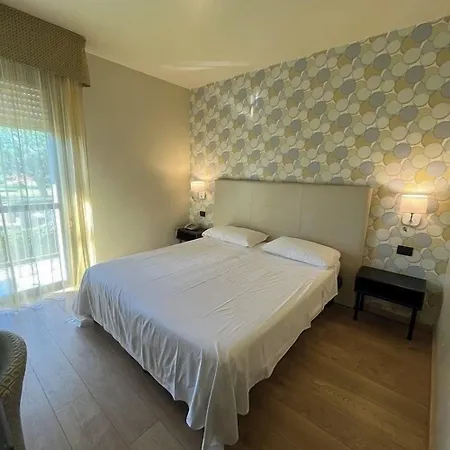 Parigi 2 & 3* دالْميني