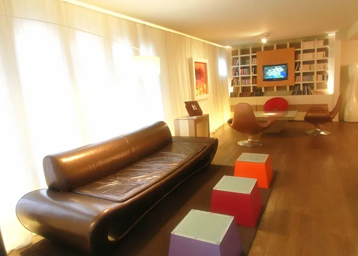 Parigi 2 & Hotel 3*