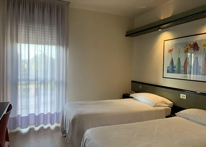 Hotel Parigi 2 & 3*
